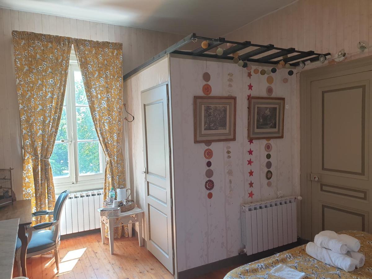 Chateau De Saint Bonnet Les Oules エクステリア 写真